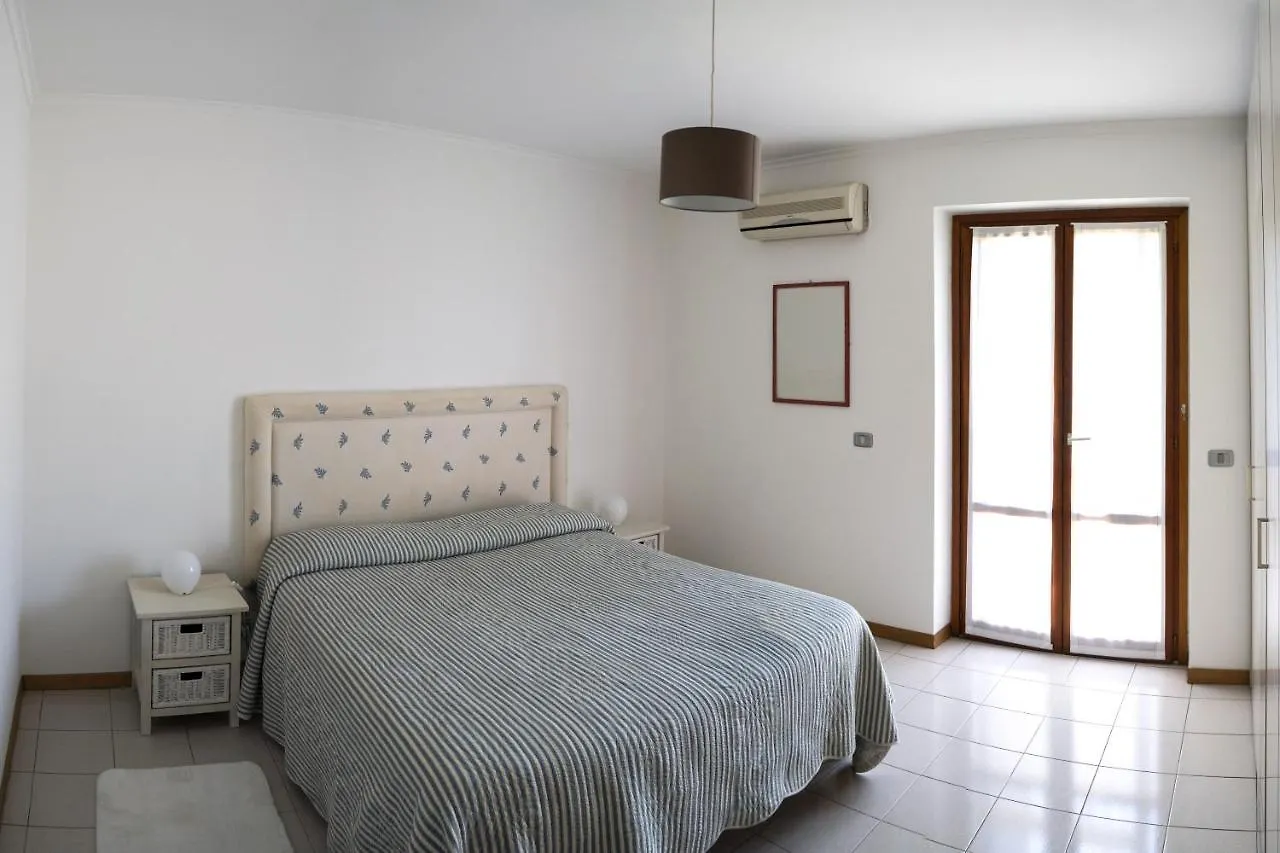 Elegant Apartment In Residence With Pool أتشيريالي