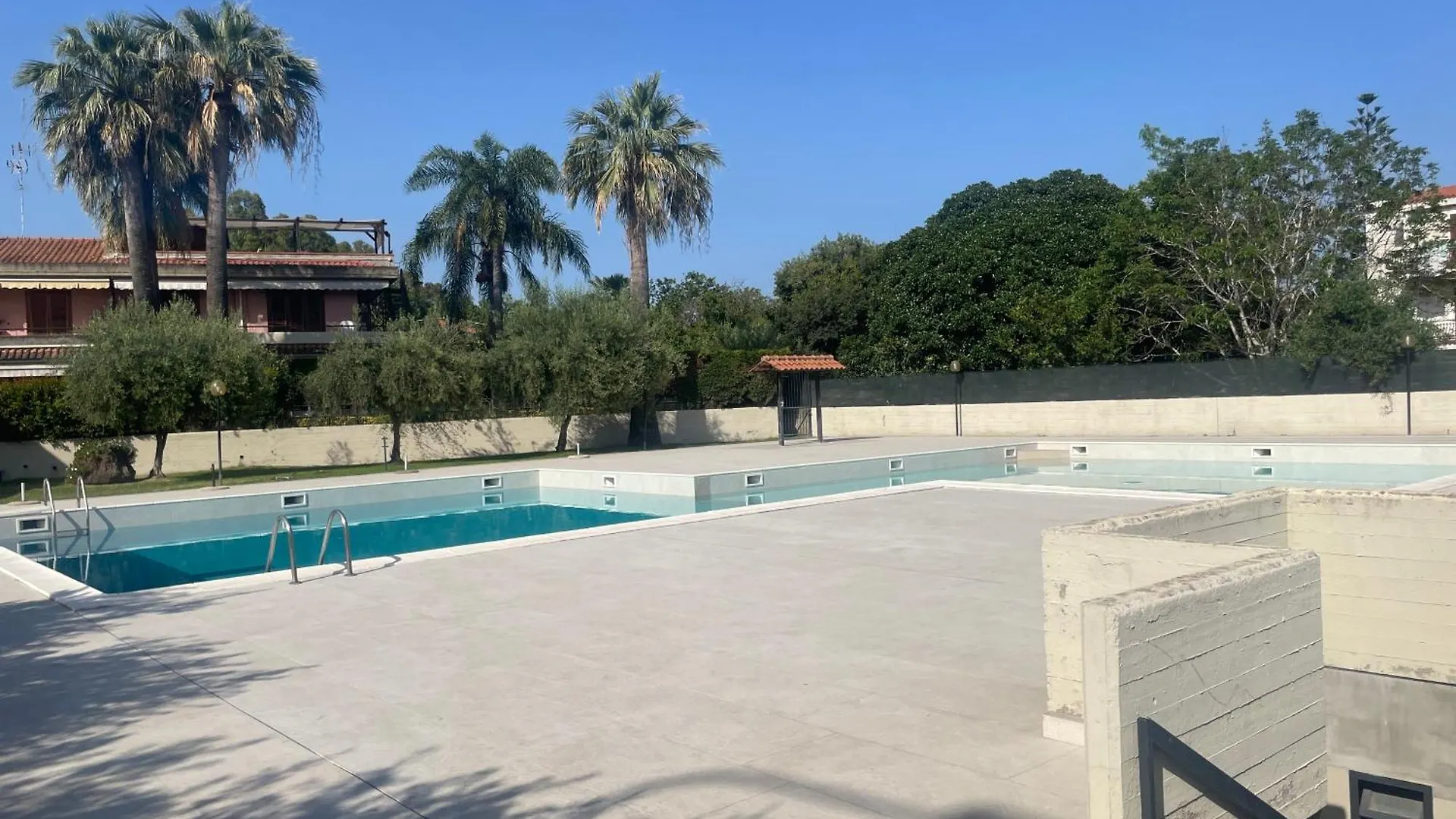 Elegant Apartment In Residence With Pool Acireale Italia